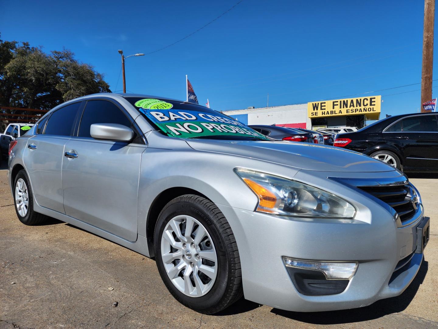 2013 GRAY Nissan Altima 2.5 S (1N4AL3AP2DN) with an 2.5L L4 DOHC 16V engine, AUTO transmission, located at 2660 S.Garland Avenue, Garland, TX, 75041, (469) 298-3118, 32.885551, -96.655602 - Welcome to DallasAutos4Less, one of the Premier BUY HERE PAY HERE Dealers in the North Dallas Area. We specialize in financing to people with NO CREDIT or BAD CREDIT. We need proof of income, proof of residence, and a ID. Come buy your new car from us today!! This is a very clean 2013 NISSAN ALTI - Photo#1